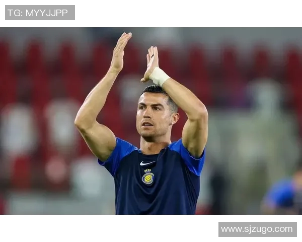 足球场上的时尚风向标偏爱长袜的明星球员们的独特魅力与风格