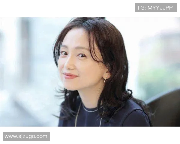 足球巨星华丽转身成女性偶像引发全球关注与热议