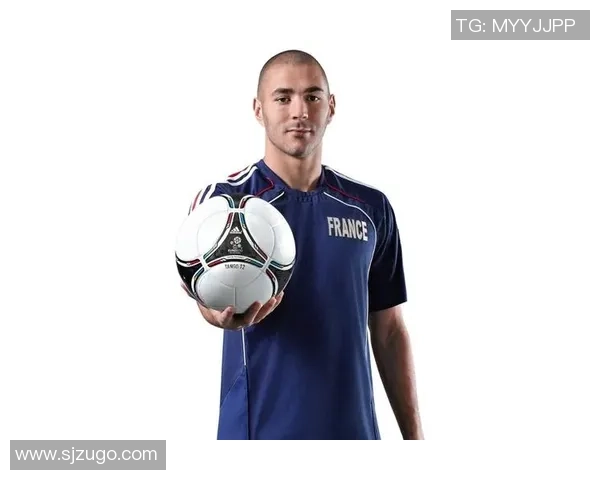 足球明星卡里姆全名揭秘及其在足球界的辉煌成就与影响力分析