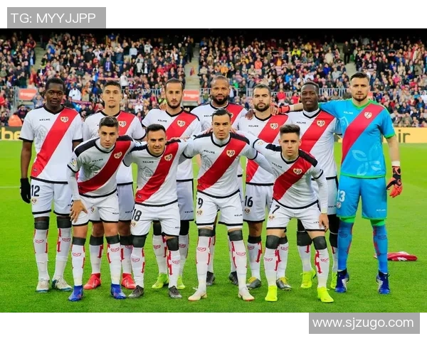 足球明星合照精彩瞬间集锦视频分享让你领略球场魅力与友谊的完美结合