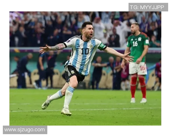 足球明星在赛场上激烈对抗时踢球脱皮的真实瞬间分享 足球明星在赛场上激烈对抗时踢球脱皮的真实瞬间分享