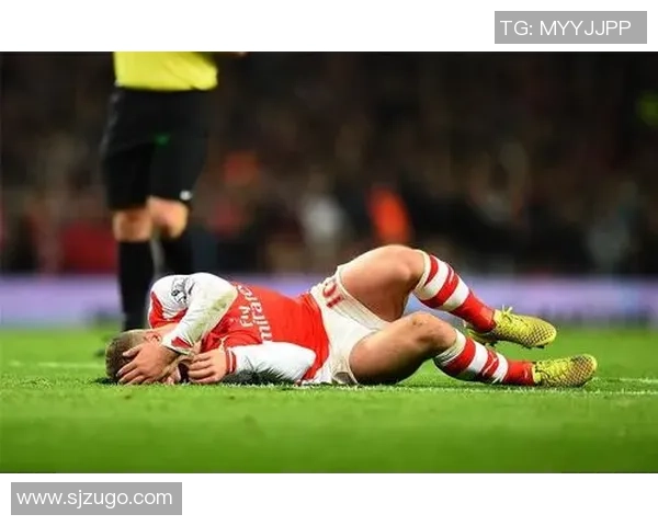 足球明星拄拐照曝光背后故事揭秘伤病对职业生涯的影响与挑战