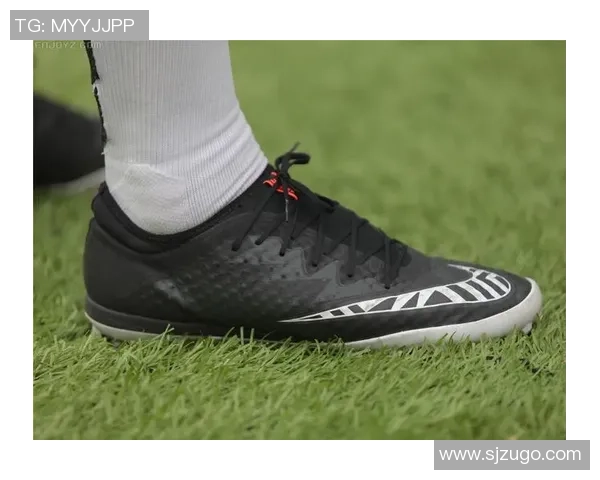 足球明星推荐的tf足球鞋选择指南助你提升球技与表现