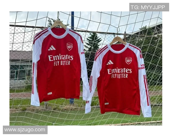 足球明星日常穿搭解析时尚男装展现个性与魅力