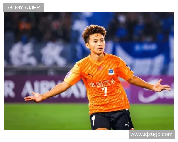 足球明星王霜展现泳装魅力引发热议网友纷纷点赞支持她的自信与风采 足球明星王霜展现泳装魅力引发热议网友纷纷点赞支持她的自信与风采