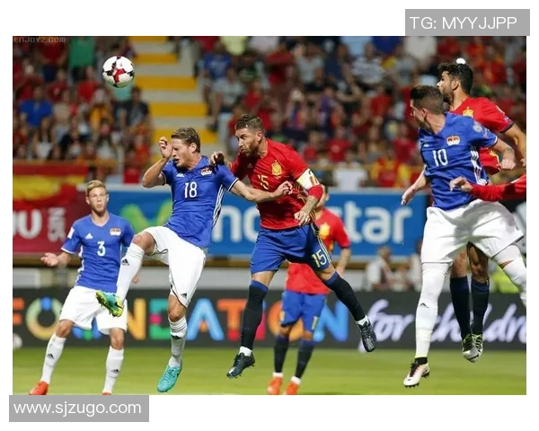 足球明星穿蓝色足球鞋的精彩瞬间与时尚搭配解析