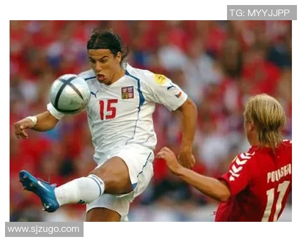 足球明星精彩瞬间大力射门视频集锦带你领略足球魅力与技巧的完美结合