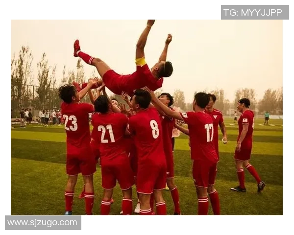 足球明星肌肉魅力大揭秘超燃照片展现力量与激情