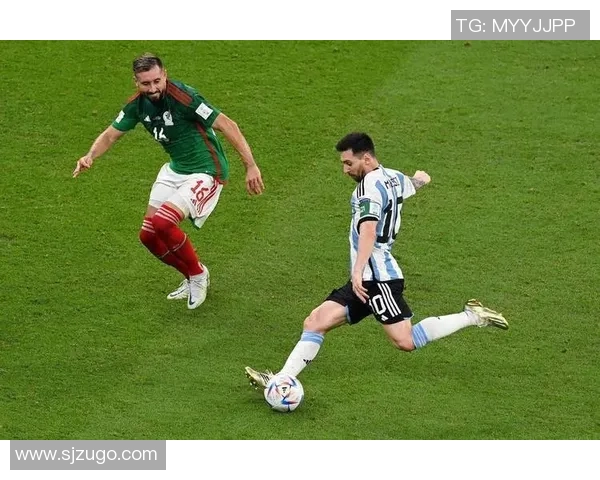 足球明星荣获最佳球员奖项的精彩瞬间与背后的故事 足球明星荣获最佳球员奖项的精彩瞬间与背后的故事